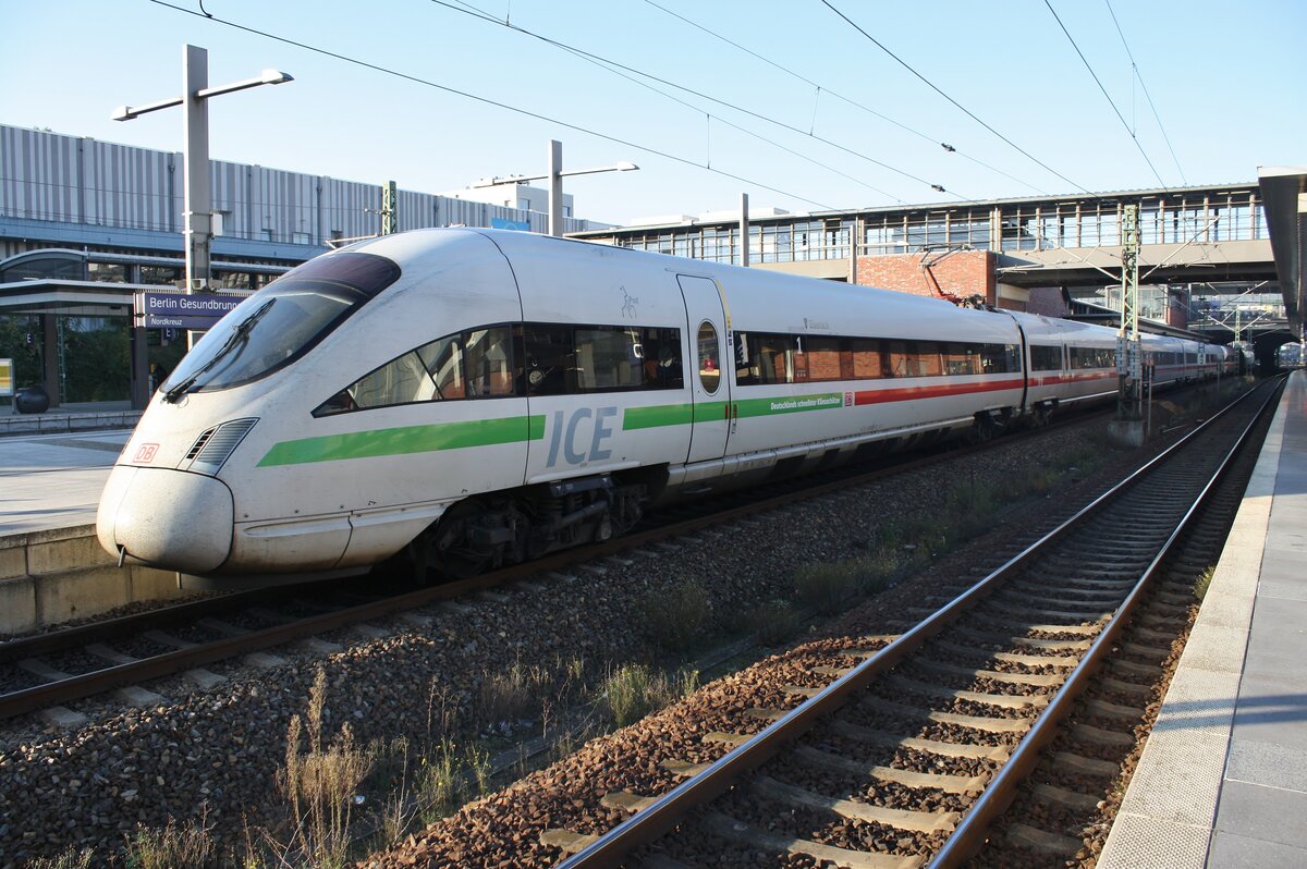 415 001-7  Eisenach  steht am 30.10.2021 als ICE1093 von Berlin Gesundbrunnen nach München Hauptbahnhof im Startbahnhof bereit. 