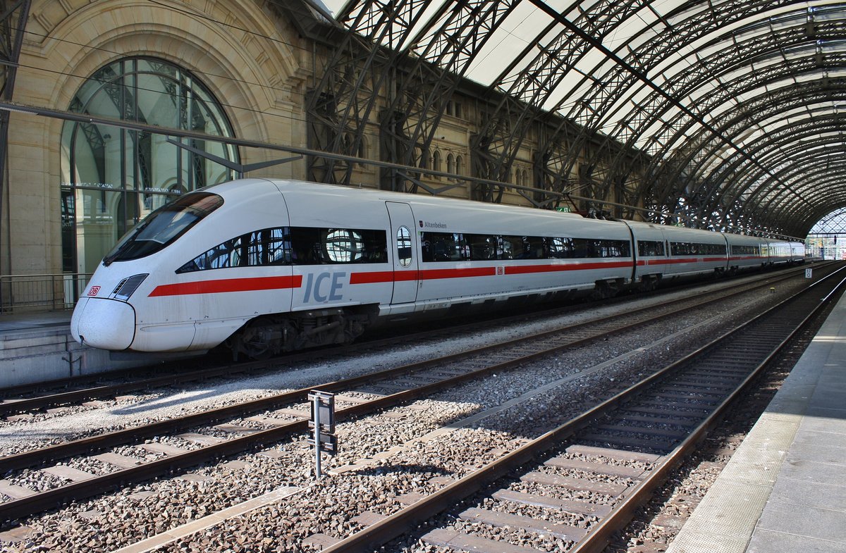 415 003-3  Altenbeken  steht am 30.9.2017 als ICE1568 von Dresden Hauptbahnhof nach Leipzig Hauptbahnhof im Hauptbahnhof der sächsischen Landeshauptstadt.