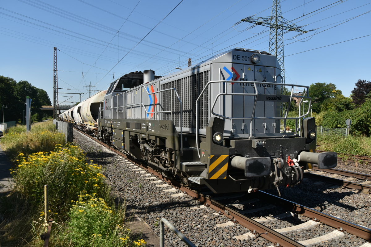 4185 017 im RHC-Design, mit Silowagen in Lintorf am 3.7.2018