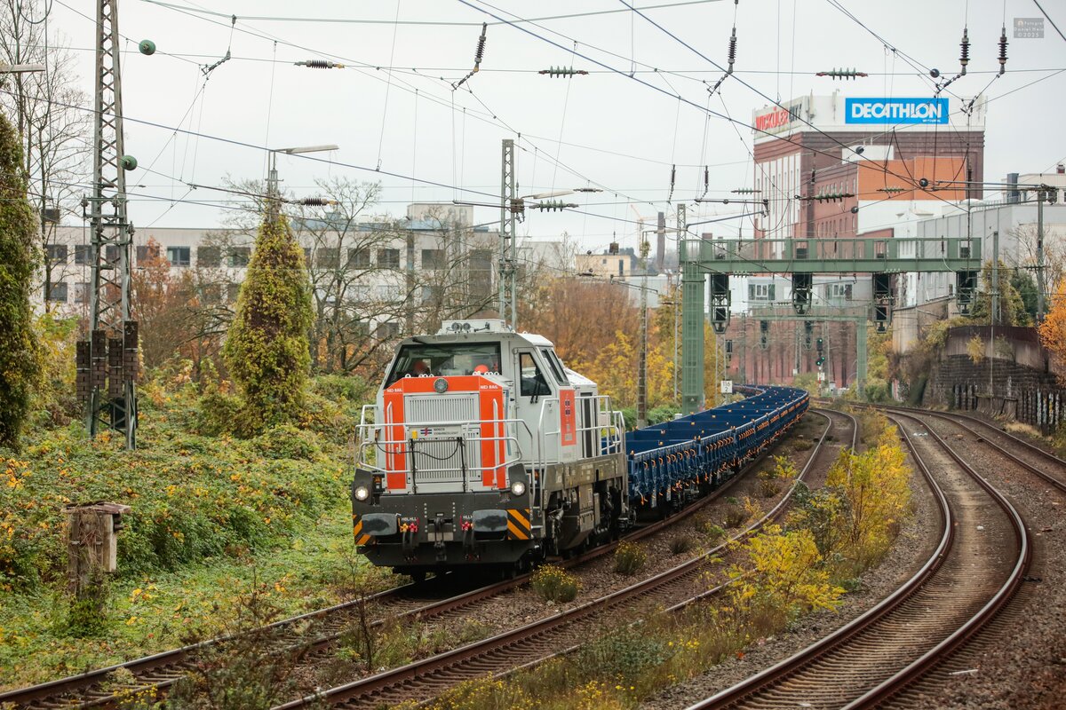4185 132-2 Bocholter Eisenbahngesellschaft/Nexrail mit Flachwagen in Wuppertal, November 2025.