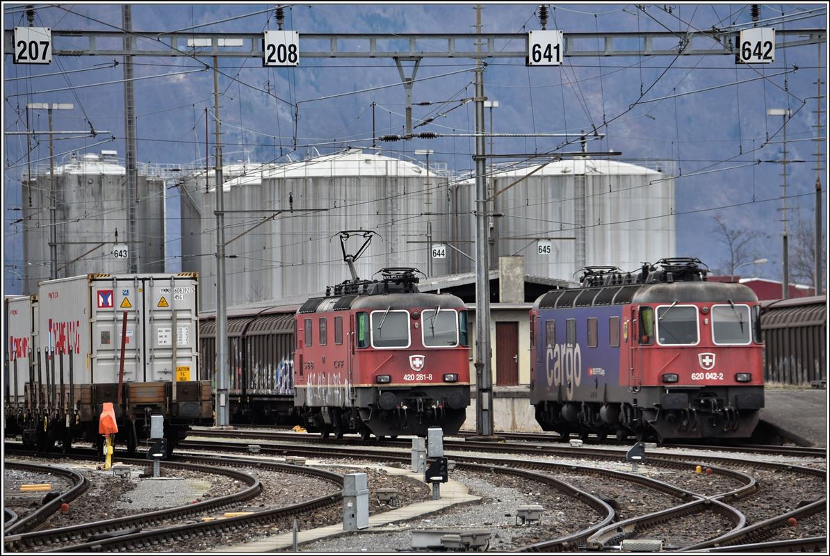 420 281-8 und 620 042-2 in Buchs SG (15.03.2018)