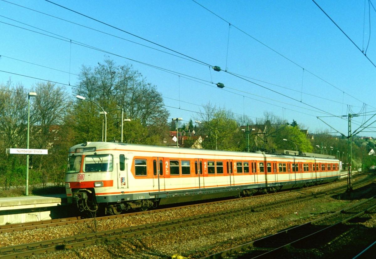 420 375 als S 2 (Stuttgart Flughafen–Schorndorf) am 29.03.2002 in Stuttgart Nrnberger Strae