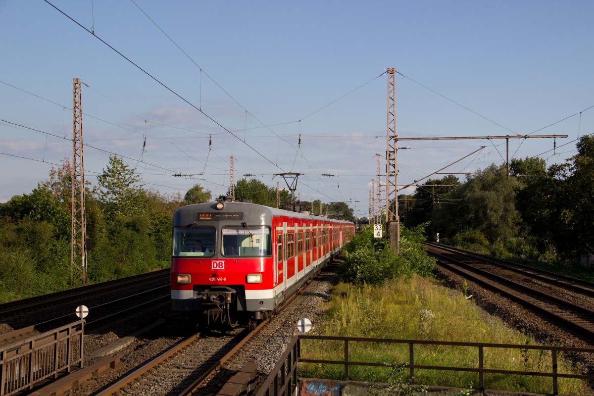 420 418-6 & 420 419-3 als S68 (Langenfeld (Rhld) - Düsseldorf Hbf)  bei der Einfahrt in Düsseldorf-Eller-Süd am 11.09.14