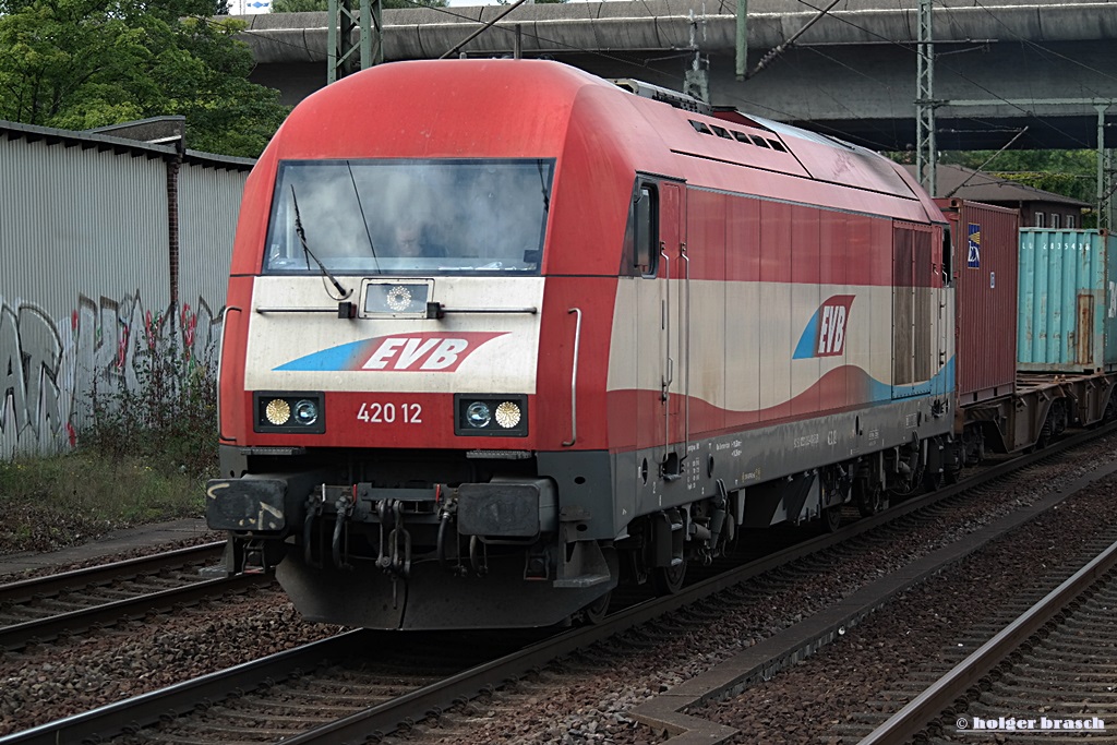 42012 der EVB zog einen intermodal am 13.09.13 durch hh-harburg