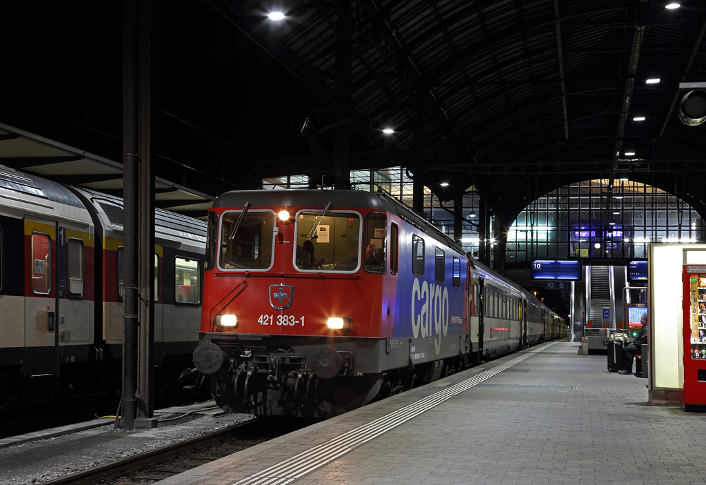 421 383 waits to depart Basel with the 2302 to Luzern, 31 Jan 2016