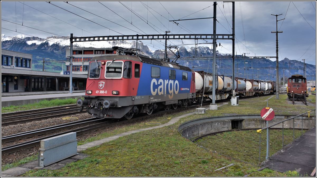 421 388-0 in Buchs SG. (07.11.2019)