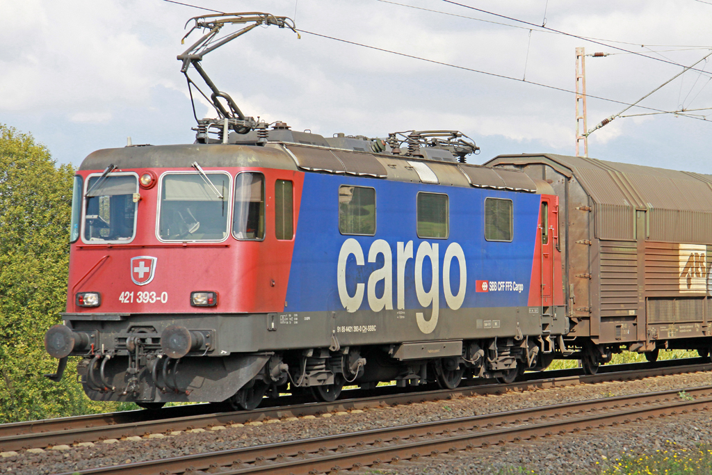 421 393-0 SBB CFF FFS Cargo am 11.09.2014, nördl. von Salzderhelden - BÜ Km 75,1 in Richtung Göttingen