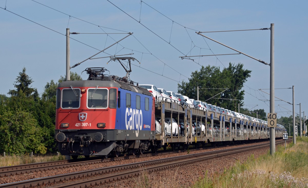421 397 führte am 01.08.15 einen Autozug durch Jeßnitz Richtung Bitterfeld.