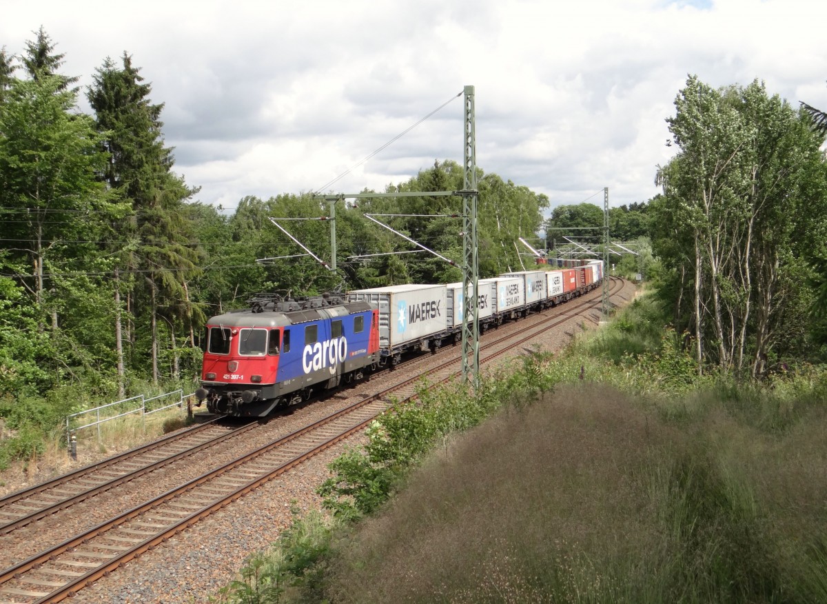 421 397 zusehen mit einem Containerzug am 20.06.14 in Syrau/V.