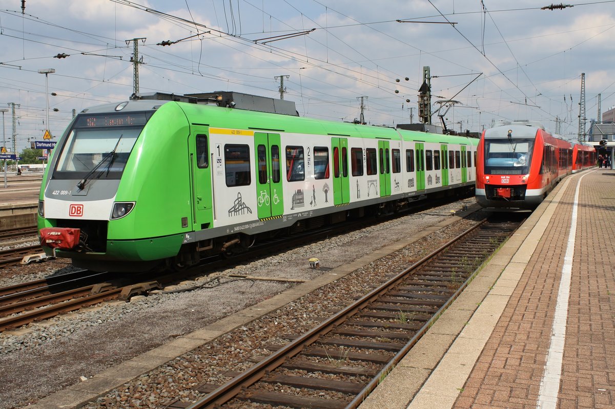 422 009-1 fährt am 27.05.2019 als S2 von Essen Hauptbahnhof in den Dortmunder Hauptbahnhof ein.