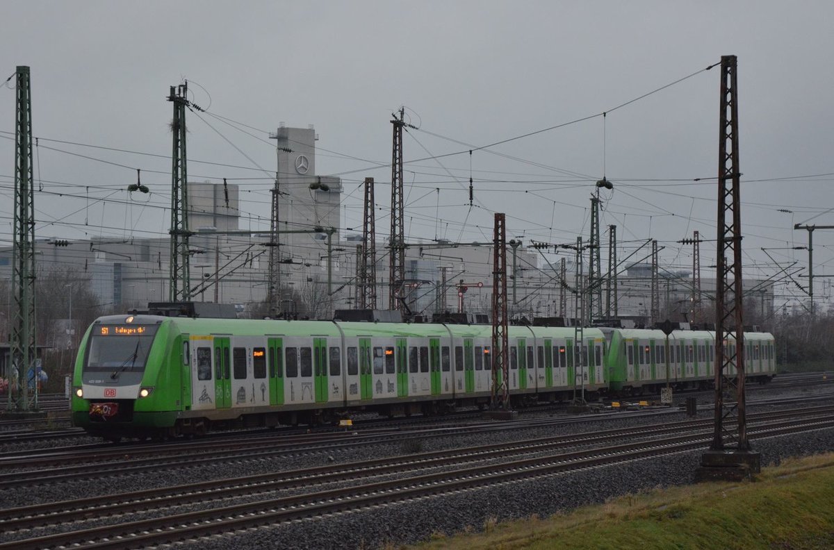 422 028 als S1 in Düsseldorf-Derendorf am 23.12.2017