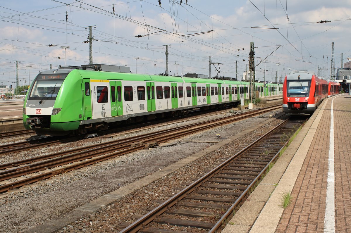 422 504-1 fährt am 27.05.2019 als S1 von Solingen Hauptbahnhof in den Dortmunder Hauptbahnhof ein.