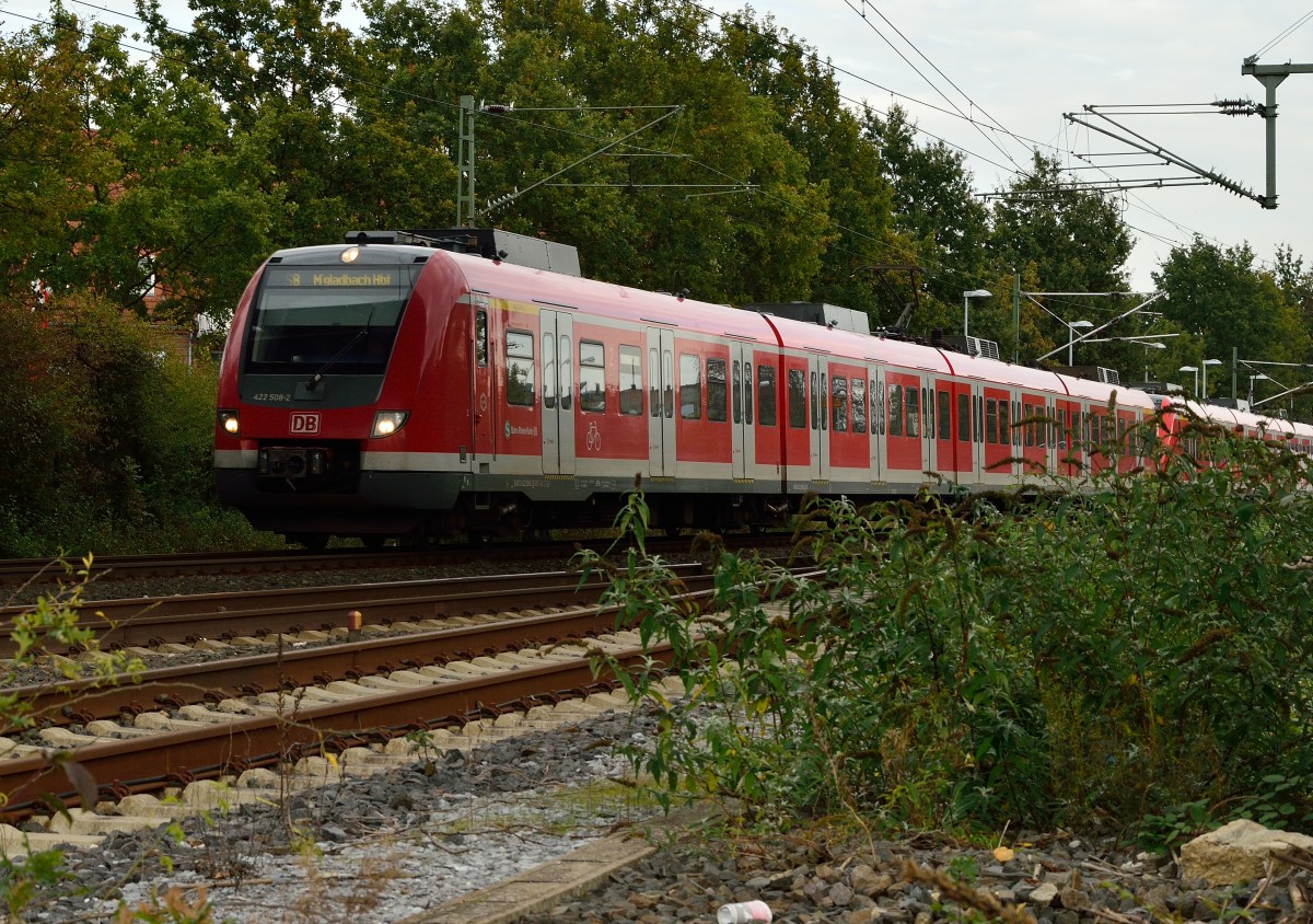 422 508 verlässt Korschenbroich nach Mönchengladbach als S8 am 11.10.2014