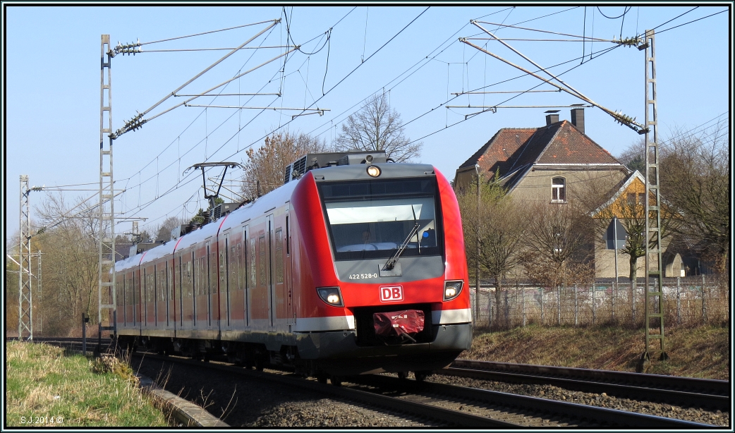 422 528-0 auf der KBS 485 bei Rimburg (Übach Palenberg) am 10.März 2014.
