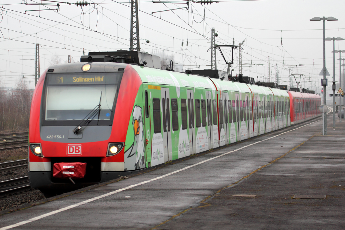 422 556-1 als S 1 nach Solingen Hbf. in Bochum-Ehrenfeld 18.2.2017