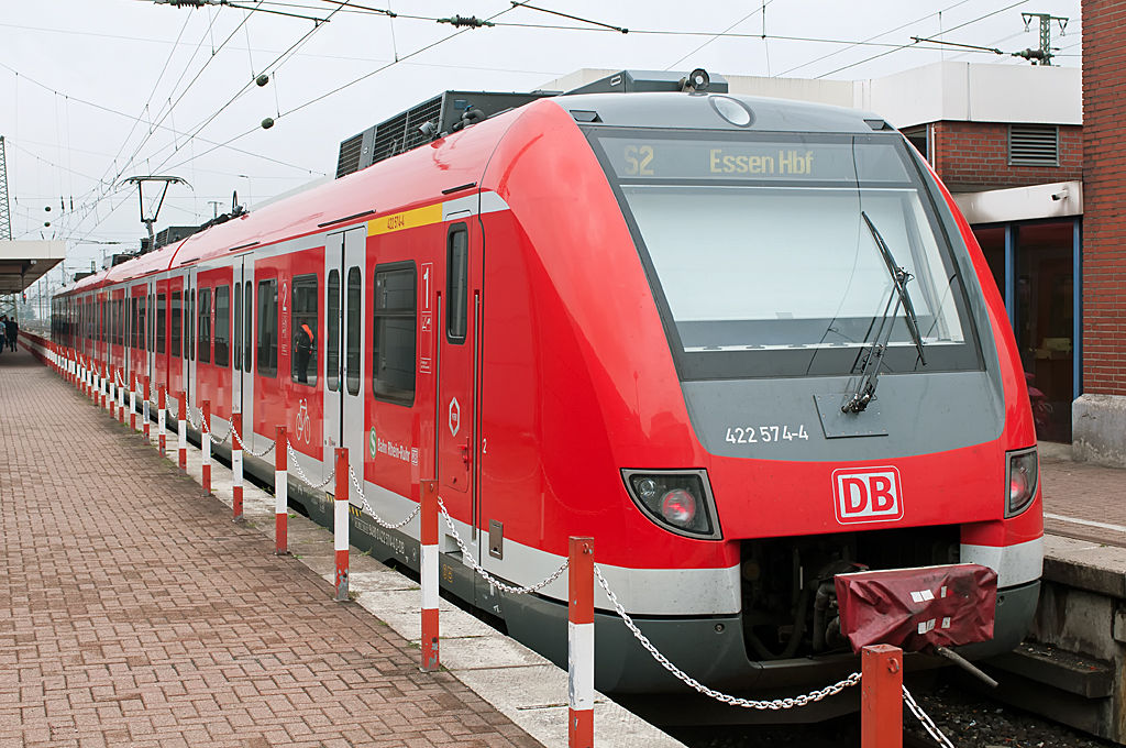 422 574-4 ( 94 80 0422 574-4 D-DB ), ALSTOM Transport Deutschland GmbH, [D]-Salzgitter, Baujahr 2010, Eigentümer: DB Regio NRW GmbH, [D]-Düsseldorf, Fahrzeugnutzer: S-Bahn Rhein-Ruhr, [D]-Düsseldorf, Bh Essen, 31.08.2013, Dortmund Hbf