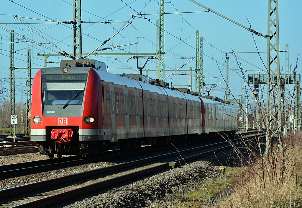 423 045 S 12 (S-Bahn Köln) nach Hennef bei Porz-Lind - 02.02.2014