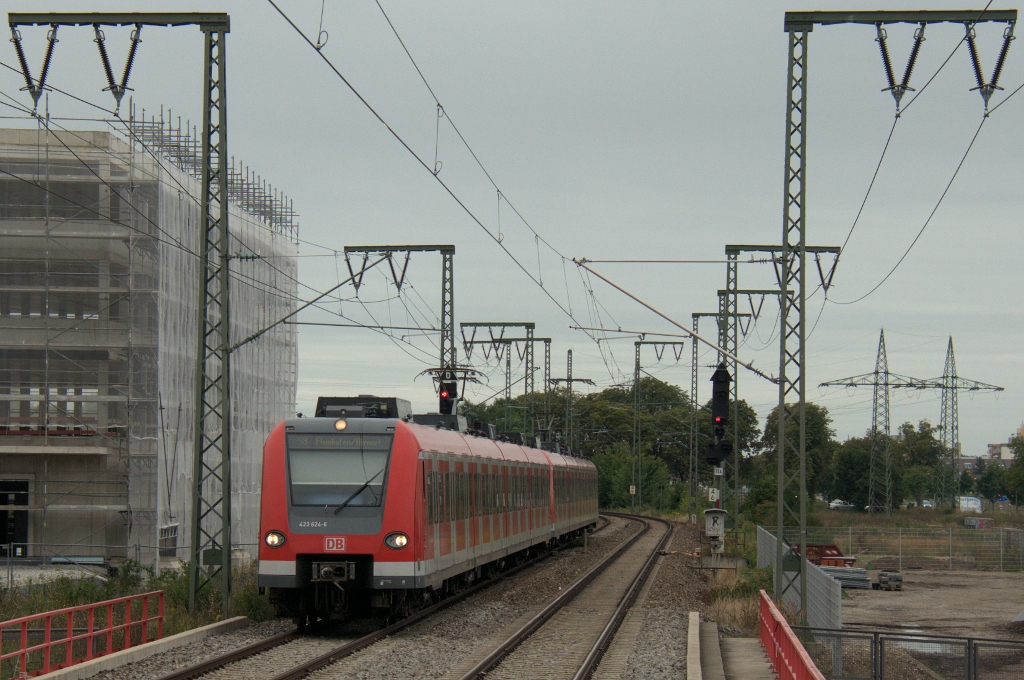 423 124 am 14.09.13 in Freiham