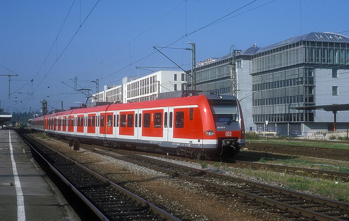 423 161  München - Ost  25.08.01 