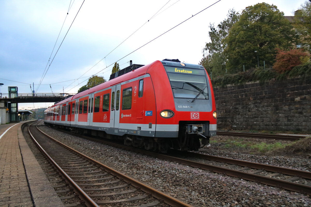 423 348 der S-Bahn München auf dem Weg aus der Revision in Krefeld in die bayrische Heimat, aufgenommen in Wuppertal-Sonnborn am 26.10.18
