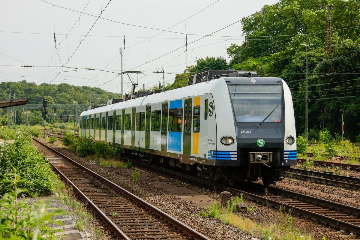 423 367 S-Bahn Stuttgart in Köln West, Juni 2022.
