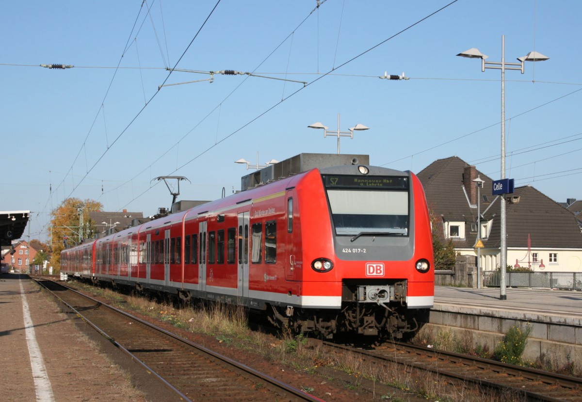 424 017 als S 9731 (Celle–Hannover) am 30.10.2009 in Celle