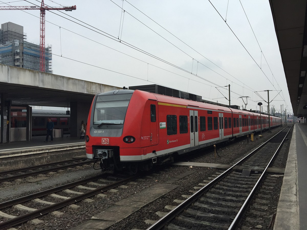 424 520 stand am Durchfahr Gleis in Hannover, am 24.03.2015.