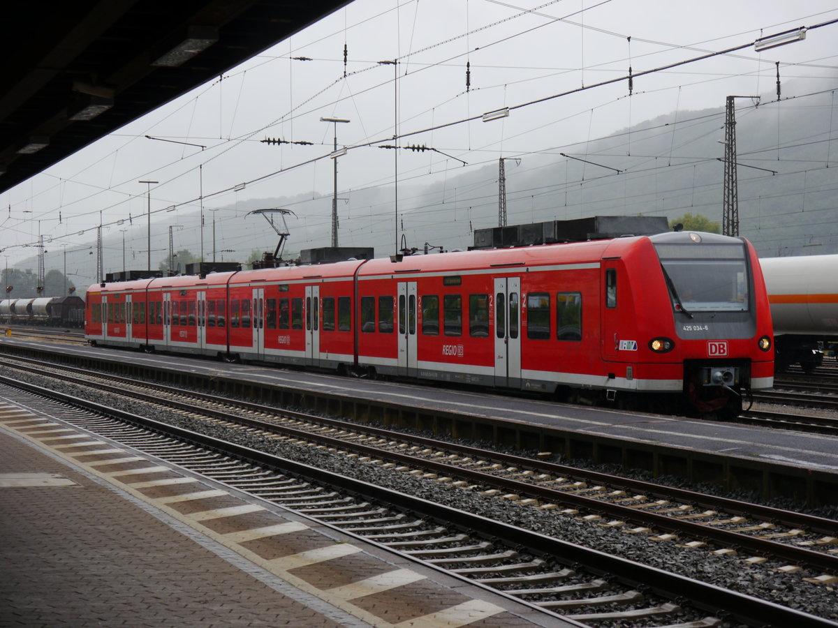 425 034 wendet am 02.08.2016 in Gemünden (Main) und fuhr kurze Zeit später als RB55 zurück nach Aschaffenburg Hbf.