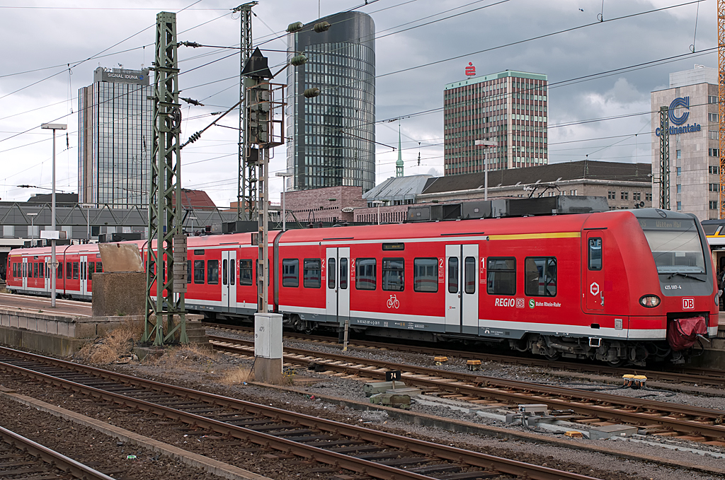 425 087-4 ( 94 80 0425 087-4 D-DB ); Eigentümer: DB Regio AG - Region Niedersachsen/Bremen, Fahrzeugnutzer: S-Bahn Hannover, [D]-Hannover,  
31.08.2013, Dortmund Hbf