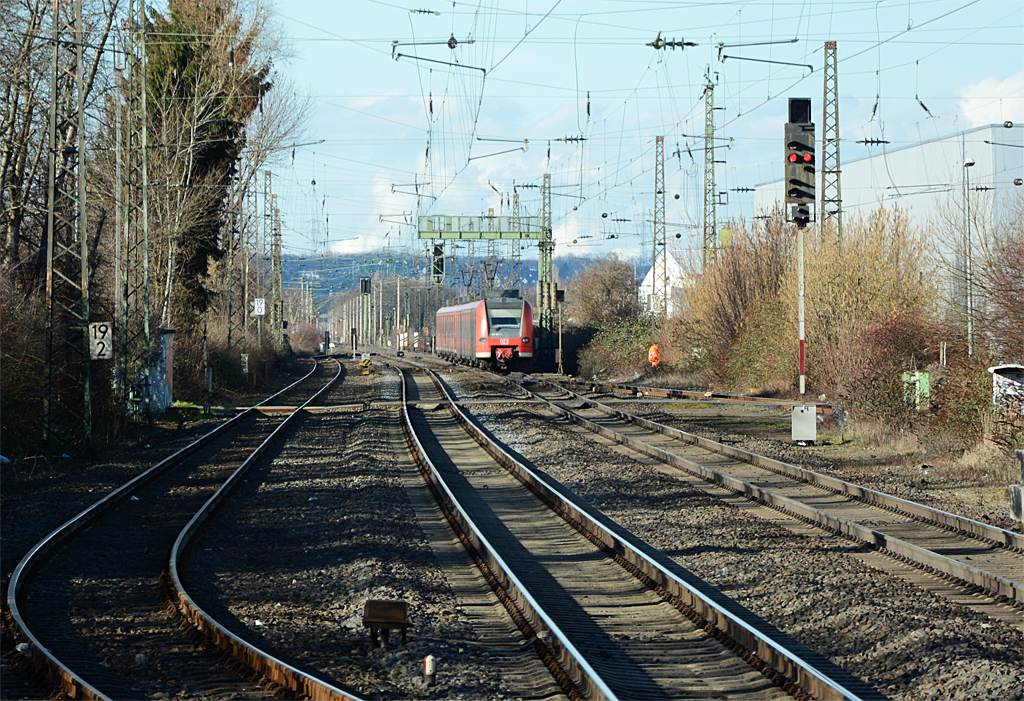425 093-2 / ... 591-5 RB48 nach Wuppertal kurz nach Ausfahrt aus dem Bf Sechtem - 28.01.2014