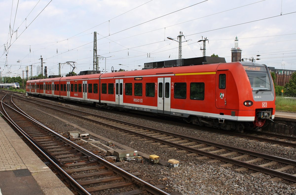 425 097-3 fährt am 28.05.2019 als RB27 (RB12511)  Rhein-Erft-Bahn  von Mönchengladbach Hauptbahnhof nach Koblenz Hauptbahnhof in Köln Messe/Deutz ein.