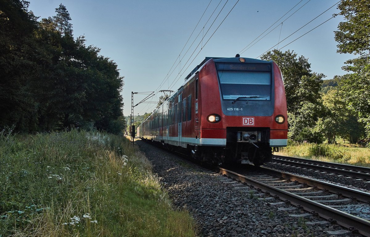 425 116-1 als Sonderfahrt von Fulda komment und weiter in Richtung Bebra gesehen am 20.07.16 bei Burghaun.