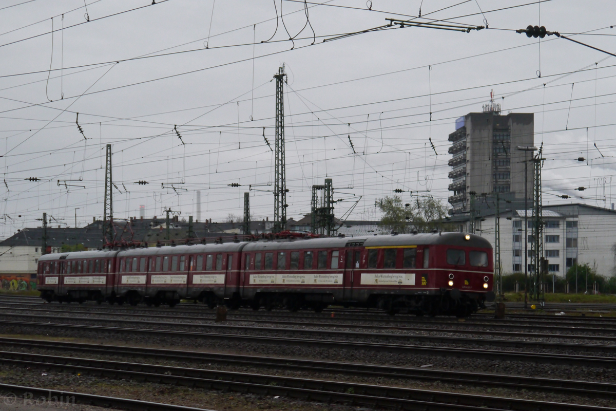 425 120-3 fährt bei besch...eidenem in den Mannheimer Hbf ein. Als Sonderfahrt der HEM ging es nach Koblenz und wieder zurück. (22.03.2014)