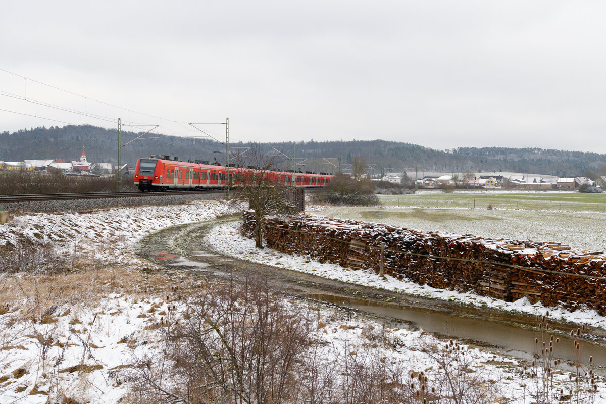 425 126 DB Regio als RB 58116 (Treuchtlingen - Würzburg Hbf) bei Oberdachstetten, 31.01.2021