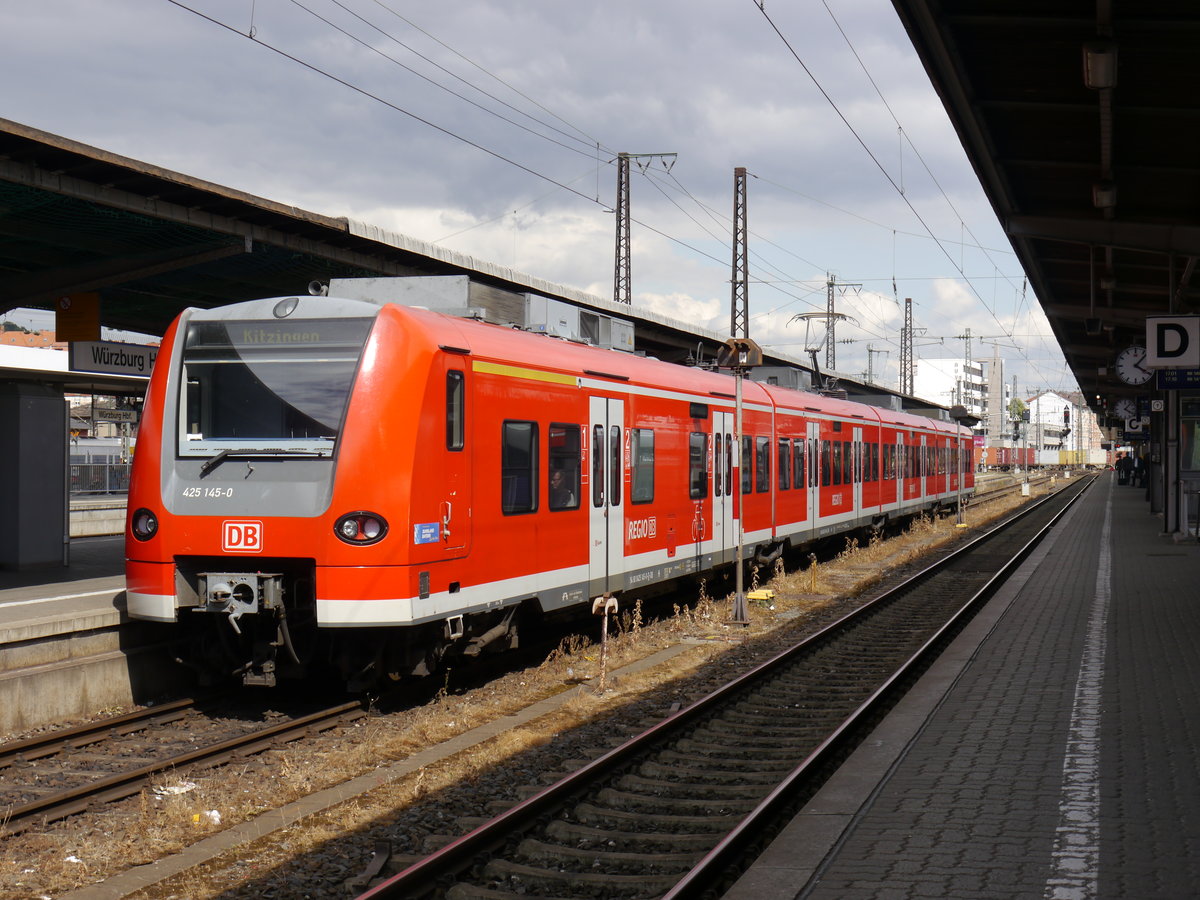 425 145 steht am 14.07.2016 in Würzburg Hbf auf Gleis 8.