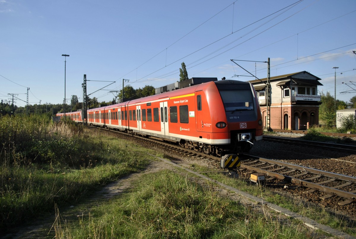 425 152  Hannover Airport Line , erreicht am 01.10.2013 Lehrte.
