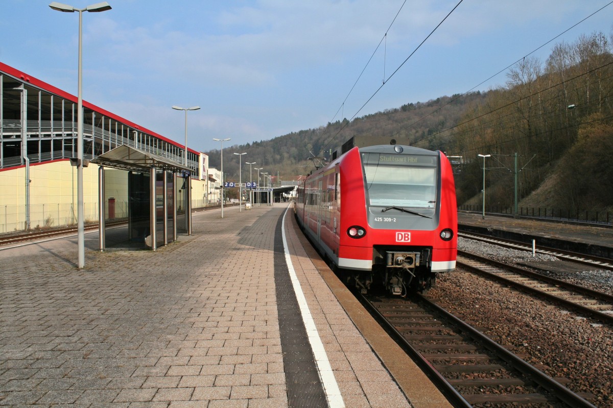 425 309-1 als RE 19046 nach Stuttgart am 06.03.14 bei der Einfahrt in den Bahnhof Horb.