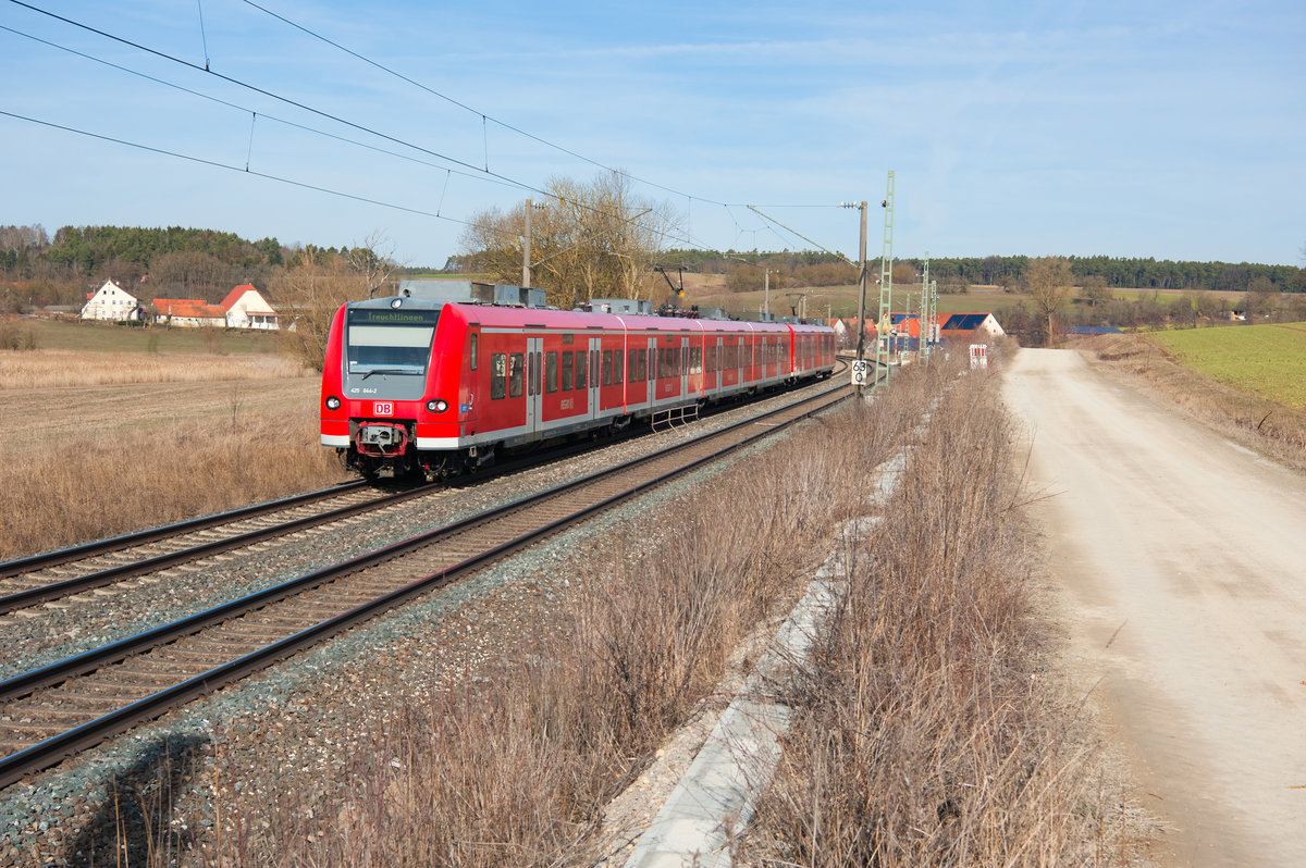 425 644 als RB 58117 von Würzburg Hbf nach Treuchtlingen bei Oberhessbach, 23.02.2019