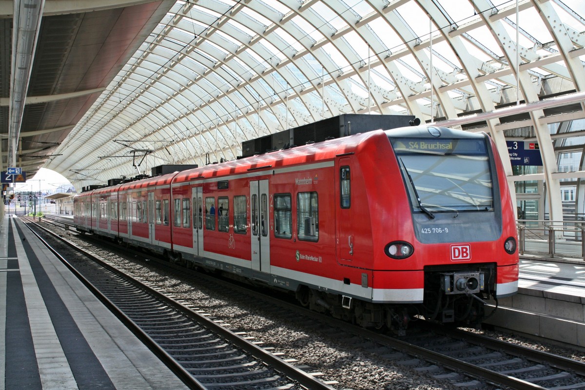 425 706-9 als S4 nach Bruchsal am 24.05.14 beim Halt in Ludwigshafen (Rhein) Mitte.