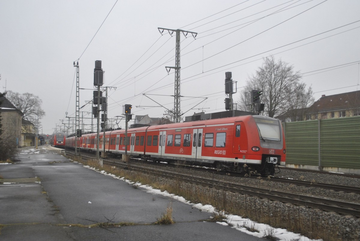 425 815 bei der Einfahrt in Lehrte, am 23.03.2014