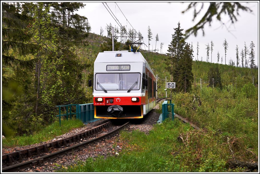 425.954-5 bei Popradské Pleso. (03.06.2014)
