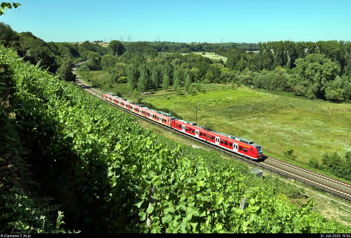 426 ??? und 425 ??? unterwegs bei Nordheim (Württemberg).

🧰 DB Regio Baden-Württemberg/DB Regio NRW für Abellio Rail Baden-Württemberg GmbH (Ersatzzug)
🚝 RB 19325 (RB18) Tübingen Hbf–Osterburken [+20]
🚩 Bahnstrecke Stuttgart–Würzburg (Frankenbahn | KBS 780)
🕓 31.7.2020 | 15:56 Uhr