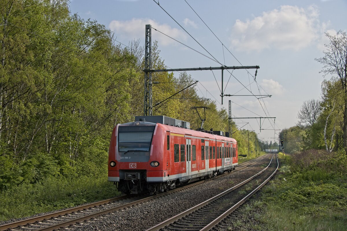 426 006-3  Oberlinxweiler  als RB 46 nach Gelsenkirchen kurz vor dem Haltepunkt Bochum-Riemke (22.04.2022)