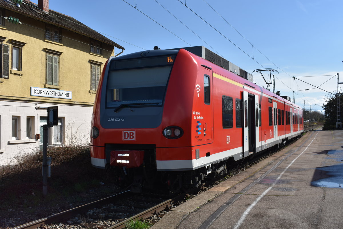 426 013-9 wartet im PBF Kornwestheim auf seine Abfahrt als RB11(33697) nach Stuttgart-Untertürkheim. Aufgenommen am 04.04.2018