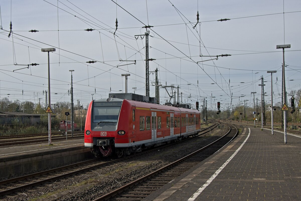 426 017-0 als RB 46 nach Bochum in Wanne-Eickel Hbf (10.04.2023)