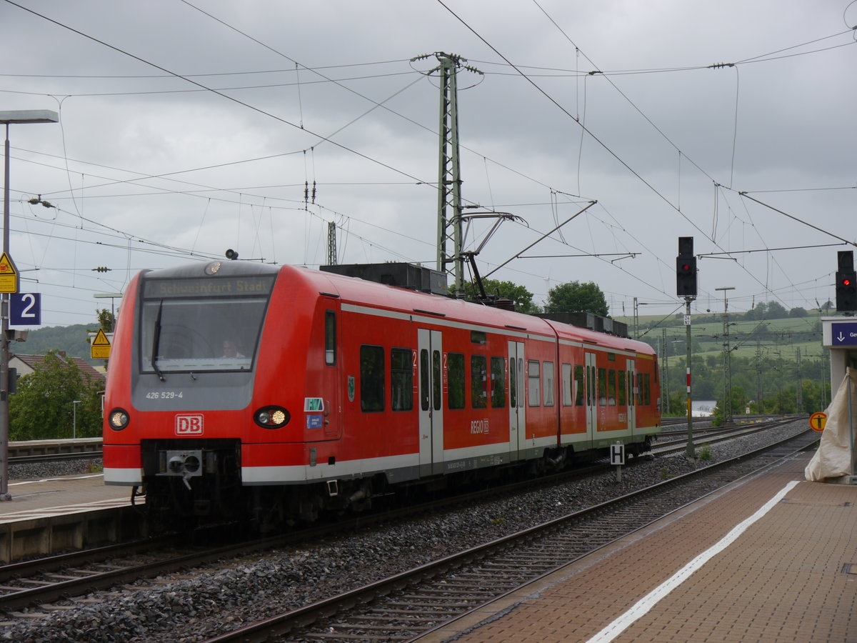 426 029 fährt am 14.06.2016 als RB 58267 nach Schweinfurt Stadt in Rottendorf ein.