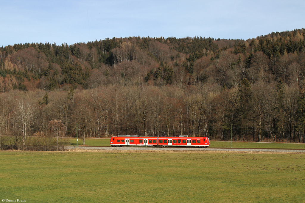 426 030 als RB 27518 am 06.02.2016 bei Traundorf.