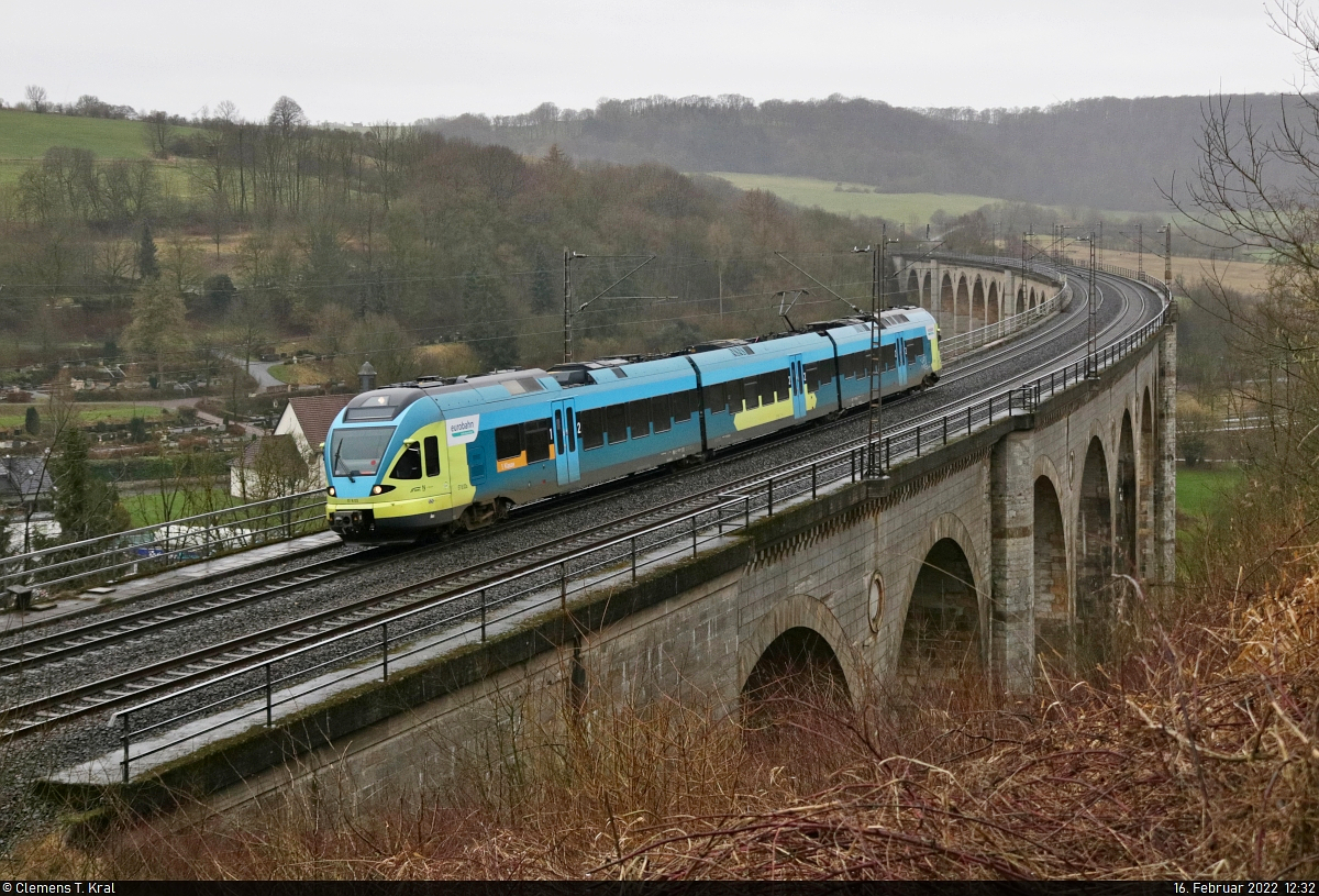 427 110-2 (ET 8.02a | Stadler FLIRT) auf dem Altenbekener Viadukt.

🧰 eurobahn GmbH & Co. KG
🚝 RB 90664 (RB72) Paderborn Hbf–Herford
🕓 16.2.2022 | 12:32 Uhr