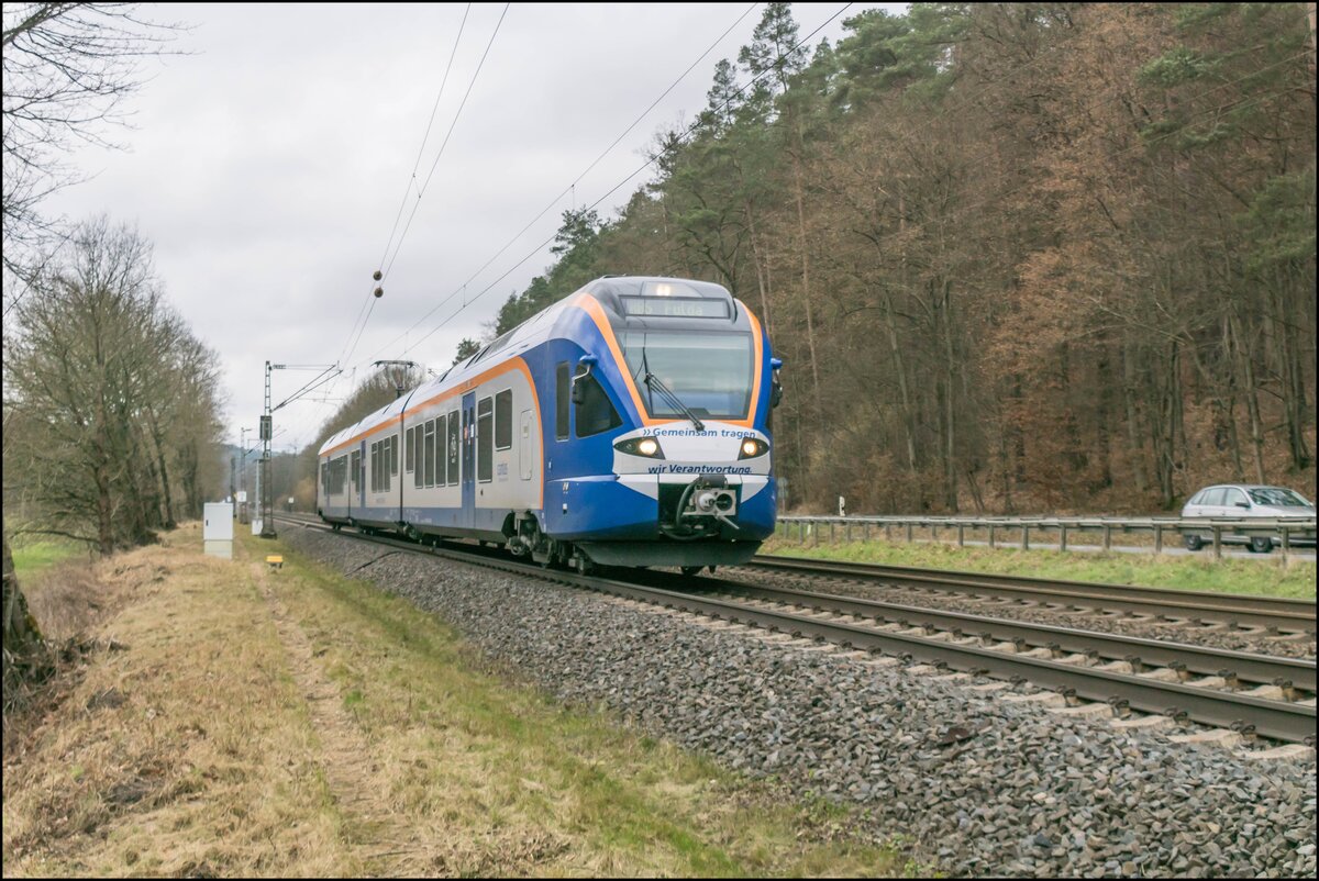 427 143-3 als RB 5 in Richtung Fulda am 09.02.2022 im Haunetal unterwegs.