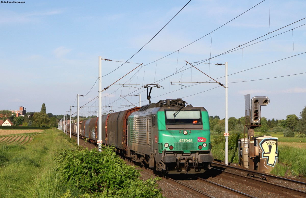 427045 mit einem Schiebewandwagen bei Hochfelden 18.5.15